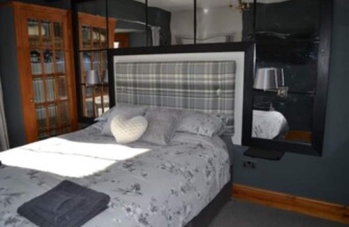 Horton in Ribblesdale Bed & Breakfast | Stunning views of Yorkshire Dales 3 Peaks, 10 miles from Settle | B & B Room 2
