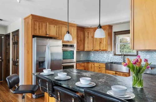 Mathias Cabin | Stunning Views: Secluded 5 bedroom Mountain Homen