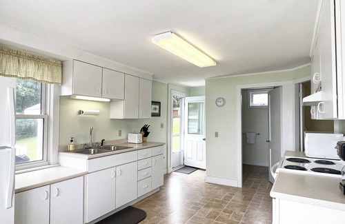 Manset House | STUNNING VIEWS ACROSS SOUTHWEST HARBOR!