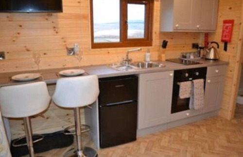 Horton in Ribblesdale Cabin | Stunning views Yorkshire Dales 3 Peaks | 10miles from Settle | The Warren Lodge