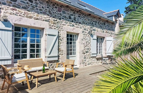 Plurien House | Stunning villa for 3 guests with WIFI, TV, patio and parking