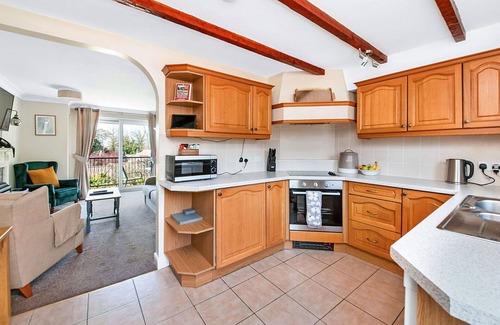 Thirsk House | Stunning villa for 4 people with pool, WIFI, hot tub, terrace and parking