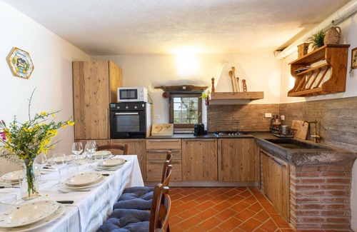 Massa Marittima House | Stunning villa for 11 people with WIFI, private pool, TV, terrace, pets allowed and parking