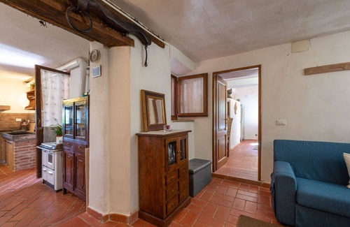 Massa Marittima House | Stunning villa for 11 people with WIFI, private pool, TV, terrace, pets allowed and parking