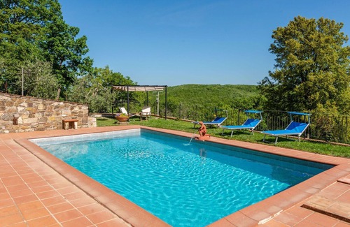 Massa Marittima House | Stunning villa for 11 people with WIFI, private pool, TV, terrace, pets allowed and parking