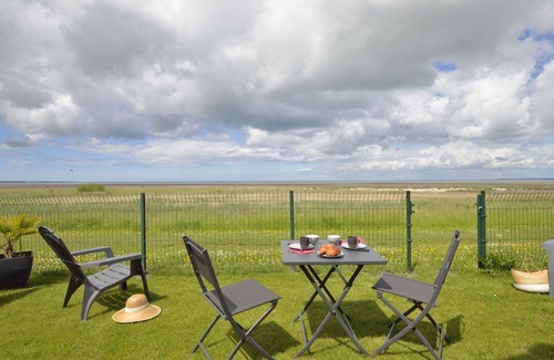 Ille-et-Vilaine House | Stunning villa for 3 guests with WIFI, TV, patio and parking