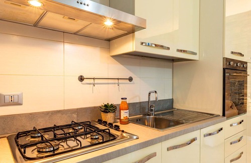 Moltrasio Villa | Stunning villa for 3 guests with WIFI, TV, terrace, pets allowed and parking