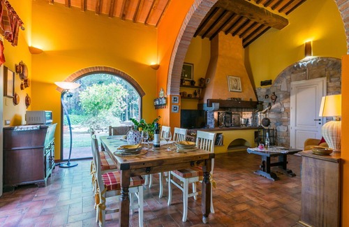 Fucecchio Villa | Stunning villa for 4 people with private pool, WIFI, TV and parking