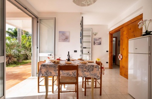San Foca Villa | Stunning villa for 4 guests with WIFI, A/C and TV, close to Otranto