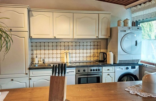Ense House | Stunning villa for 5 guests with WIFI, TV and terrace
