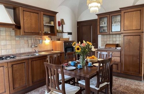 Torrazza House | Stunning villa for 5 guests with WIFI, terrace, pets allowed, panoramic view and parking