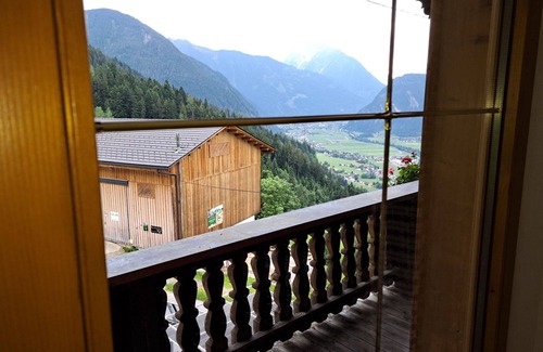 Hainzenberg Villa | Stunning villa for 7 people with WIFI, TV, balcony and parking