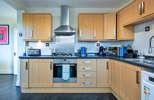 Abersoch House | Stunning villa for 7 people with WIFI, pets allowed and parking