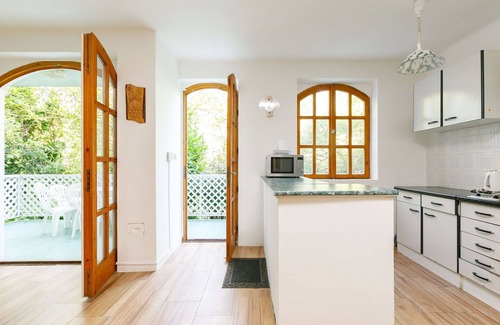 Siofok-Sosto House | Stunning villa for 7 people with TV, terrace, pets allowed and parking