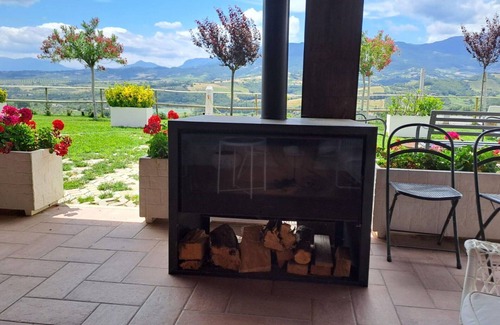 Penne House | Stunning villa for 8 people with WIFI, pool, A/C, TV, patio, pets allowed and parking