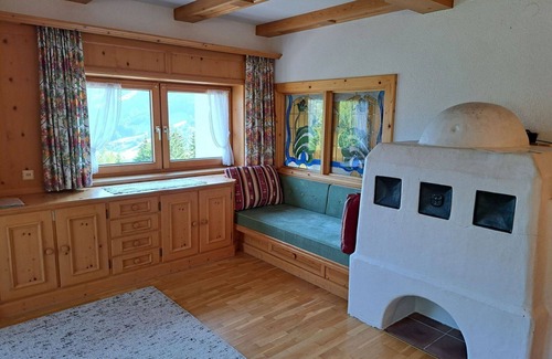 Hainzenberg House | Stunning villa for 12 guests with TV, balcony and parking