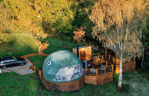 Chiddingstone Hoath House | Stunning villa for 4 people with hot tub, WIFI, terrace and parking