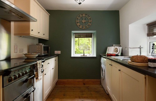 Dolwyddelan House | Stunning villa for 5 people with WIFI, TV, pets allowed and parking
