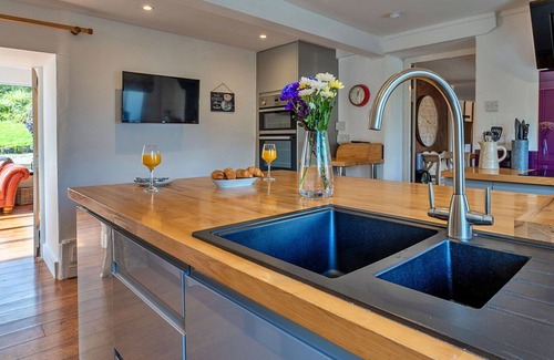 East Portlemouth House | Stunning villa for 10 people with WIFI, pets allowed and parking
