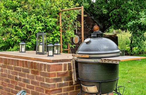 Blandford Forum House | Stunning villa for 6 guests with WIFI, terrace and parking
