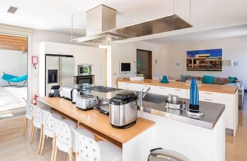 Quinta do Lago Villa | Stunning villa in Parque Atlantico, Quinta do Lago with private pool, jacuzzi, cinema room and games room AW4 - Almancil, Algarve