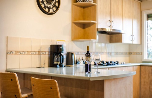 Wheelers Hill House | Stunning Villa near Wildlife Parks and Forests