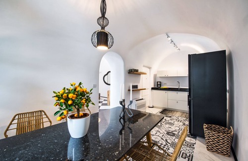 Fira Villa | Stunning Villa, Private hot tub in Thera Santorini