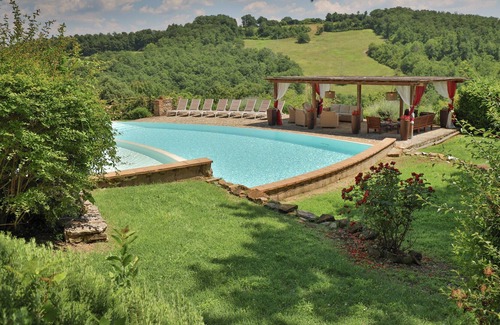 Chiusdino Villa | Stunning Villa with pool near San Galgano / 8 bedrooms - 9 bathrooms