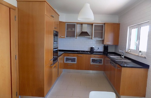 Foz do Arelho Villa | Stunning Villa with Private Garden, Shared Pool, 10 min from lovely beach