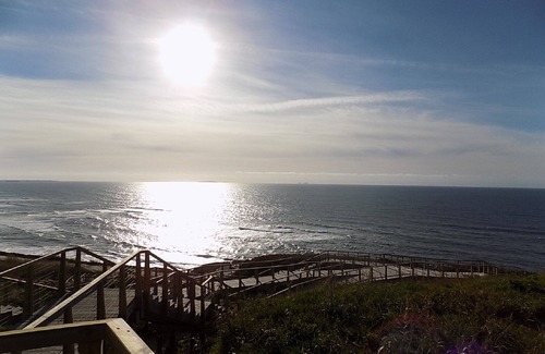 Foz do Arelho Villa | Stunning Villa with Private Garden, Shared Pool, 10 min from lovely beach