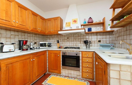 Massarosa House | Stunning villa with private pool, WIFI, TV, terrace, pets allowed and parking, close to Viareggio