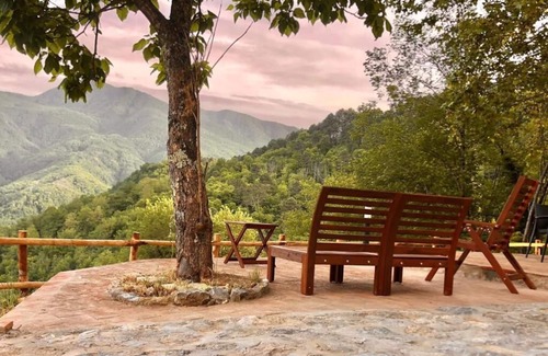 Mologno Villa | Stunning villa with private pool, panoramic views, walk to medieval village