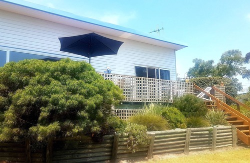 Stieglitz House | Stunning water views. Direct bayside access. Free WIFI. Dark sky viewing.