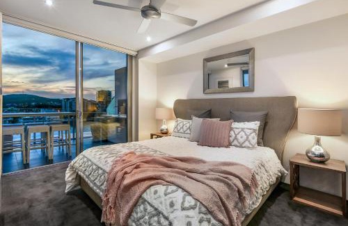 West End Apartment | Stunning Waterfront Penthouse 3 or 4 Bedrooms