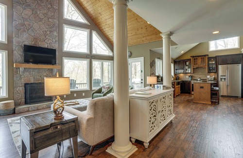 Chestnut Springs House | Stunning Wintergreen Resort Home: Ski & Golf!