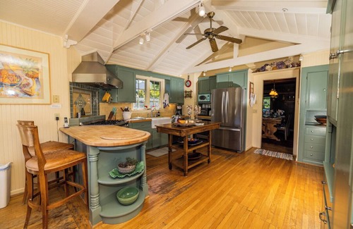 Greenfield House | Stunning wine country estate with pool, vineyard, expansive vistas & more