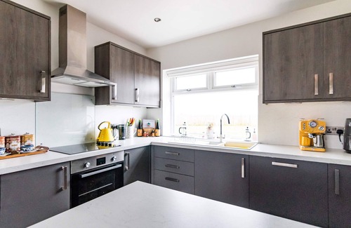 Sandhaven House | stunningly refurbished 1 bed home on the N/e coast