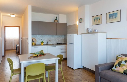 San Vincenzo Apartment | Stupenda Vista Mare, Silenzioso Appartamento a Pochi Minuti dal Centro