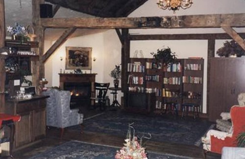 Fiskdale House | Sturbridge Country Inn
