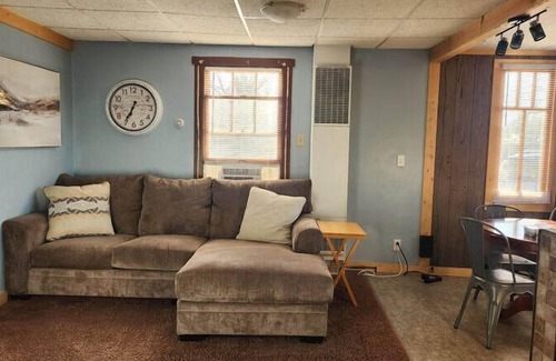 Fremont House | Sturgeon Cabin - Waterfront resort on Fremont Wolf River