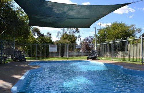 Broken Hill Hotel | Sturt Motel