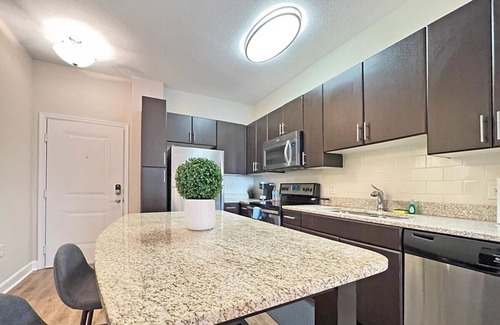 Carver City - Lincoln Gardens Apartment | Style & Comfort in Central Tampa, Near Everything