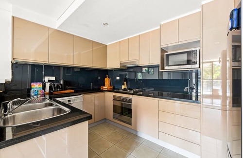 Camperdown Apartment | Stylish 1-Bed in the Heart of Sydney's Inner West