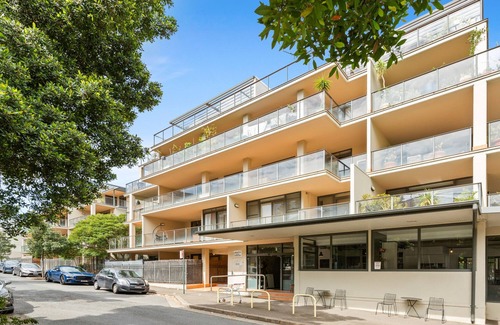 Camperdown Apartment | Stylish 1-Bed in the Heart of Sydney's Inner West