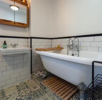Homerton Apartment | Stylish 1 Bedroom Apartment in Hackney
