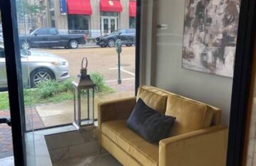 Jackson House | Stylish 1 bedroom studio with kitchenette