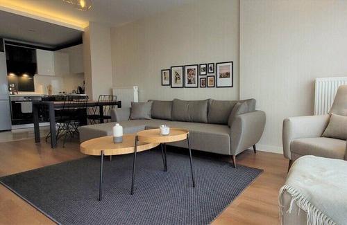 Beylikduzu Apartment | Stylish 1Bedroom Apt w/sea view/gym/pool (VI-150)