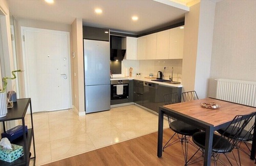 Beylikduzu Apartment | Stylish 1Bedroom Apt w/sea view/gym/pool (VI-150)