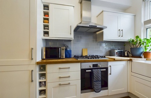 Leyton Apartment | Stylish 1Bedroom Retreat in Vibrant Leyton | Pass the Keys