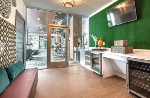 Fort Worth Cultural District Apartment | Stylish 1bedroom studio located deep in the heart of 7th street